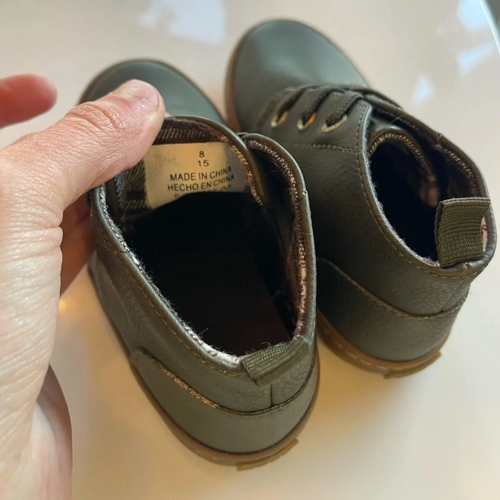 NWOT Boys Old Navy Slip on Sneaker Olive - 8